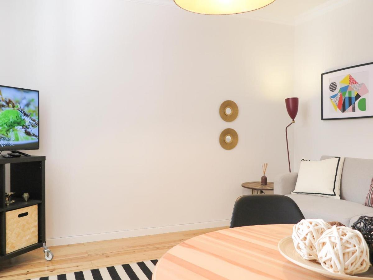 Historic Alfama Apt With Modern Style Lisboa Ngoại thất bức ảnh
